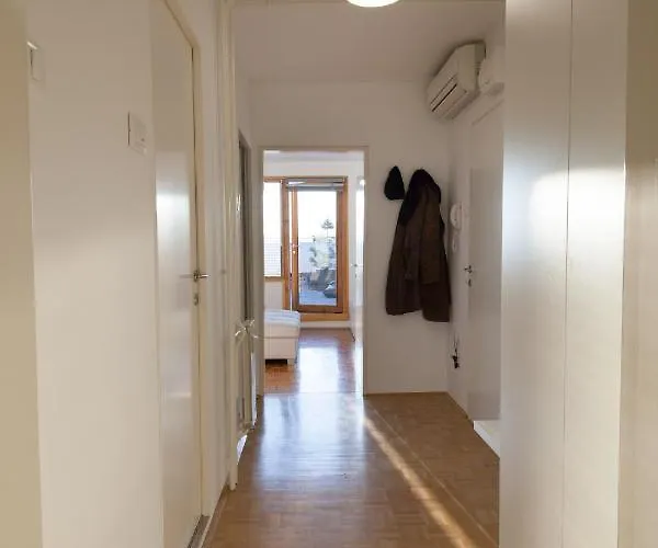 Bright Penthaus Apartement, With A Wonderful View リュブリャナ