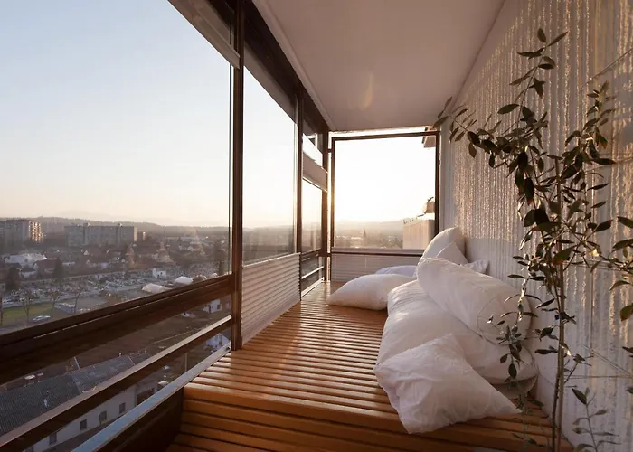 Bright Penthaus Apartement, With A Wonderful View アパート リュブリャナ